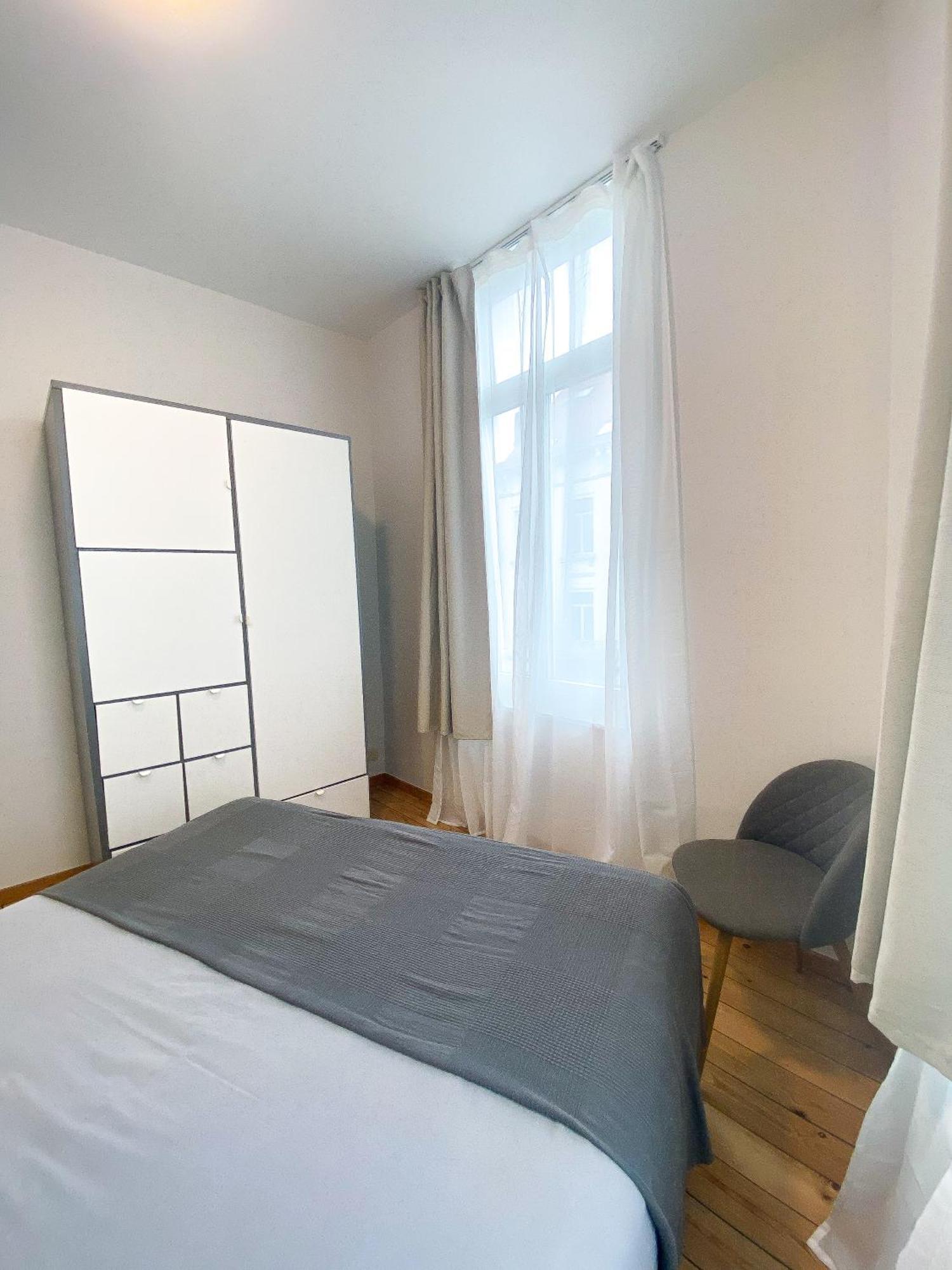 New Cozy Apartments In Porte De Hal Brussels Exterior photo
