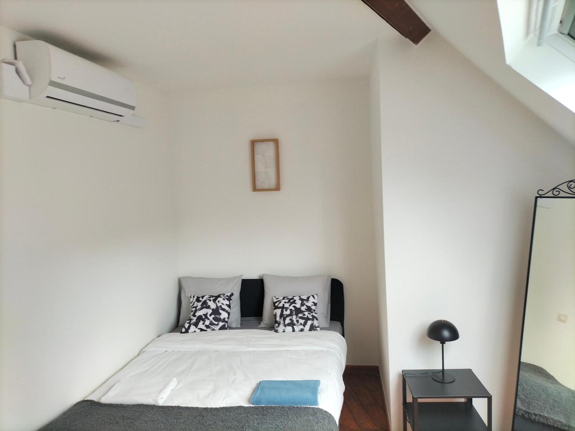 New Cozy Apartments In Porte De Hal Brussels Exterior photo