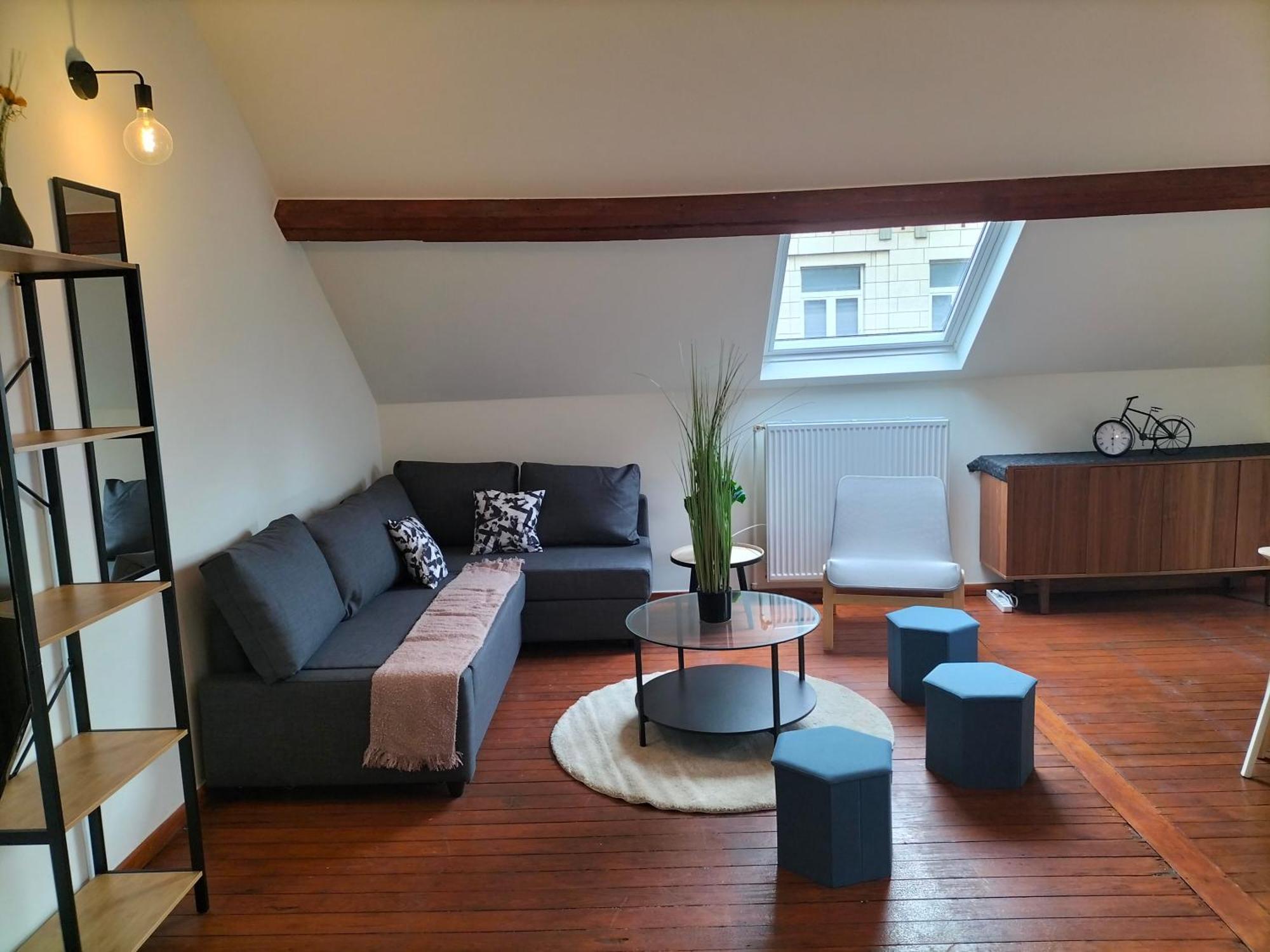 New Cozy Apartments In Porte De Hal Brussels Exterior photo