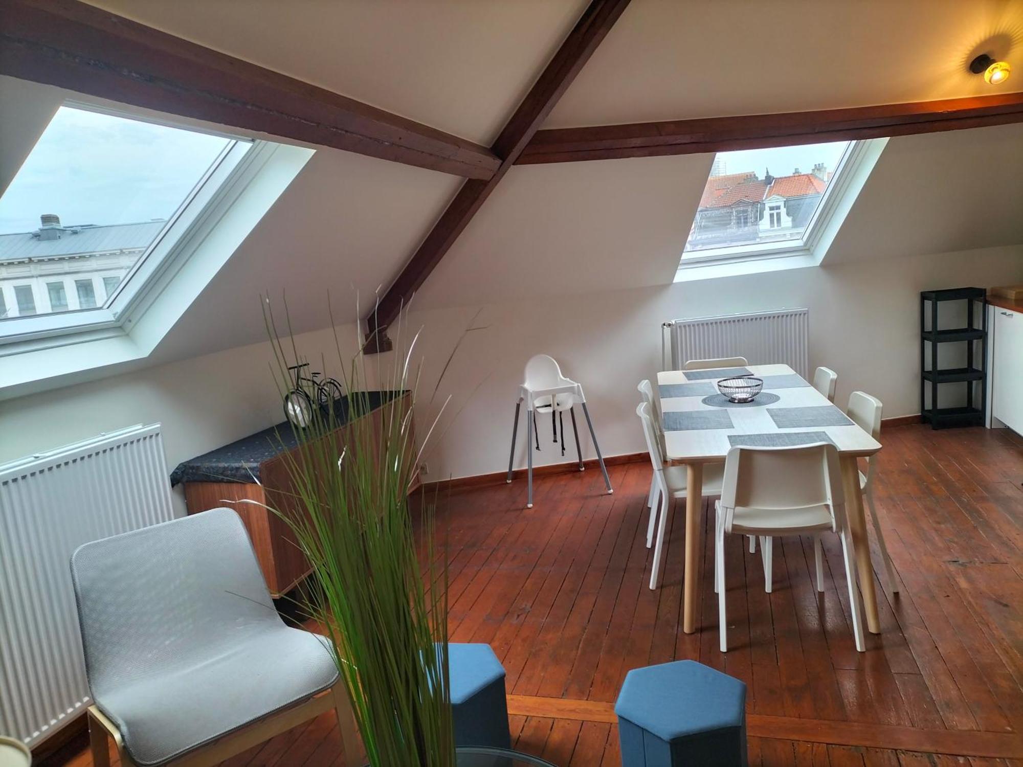 New Cozy Apartments In Porte De Hal Brussels Exterior photo