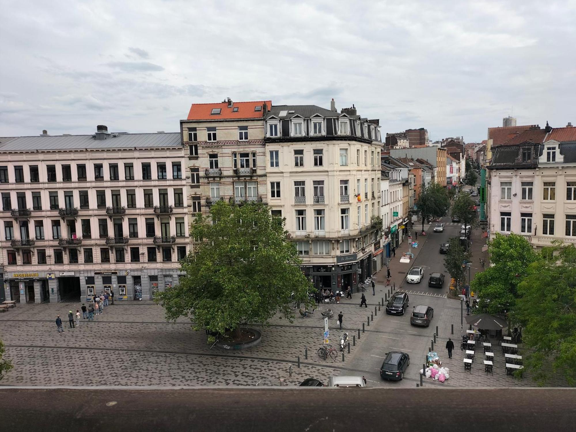 New Cozy Apartments In Porte De Hal Brussels Exterior photo
